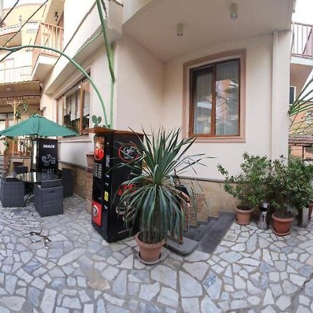 Danisimo Hotel Tbilisi ภายนอก รูปภาพ