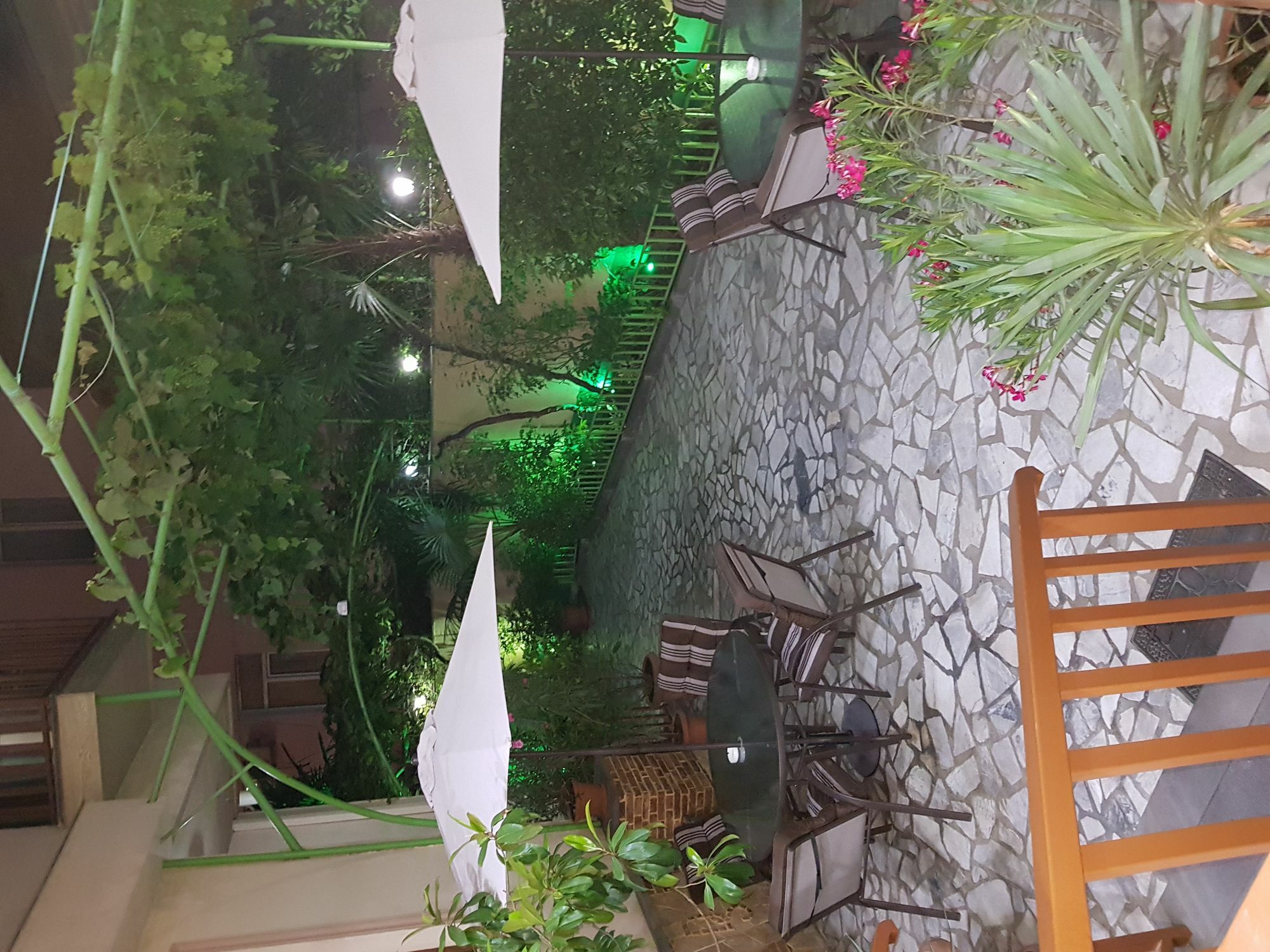 Danisimo Hotel Tbilisi ภายนอก รูปภาพ